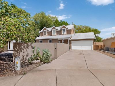 1531 Phoenix Ave NW