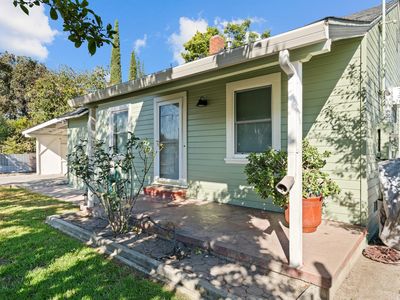 2527 Marie Way