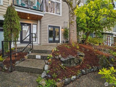 127 25th Avenue E #B