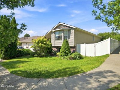 8220 N Salmonberry Loop