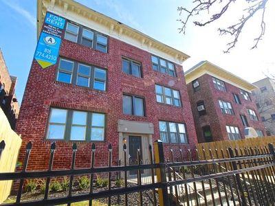 3201-3211 Broadway St