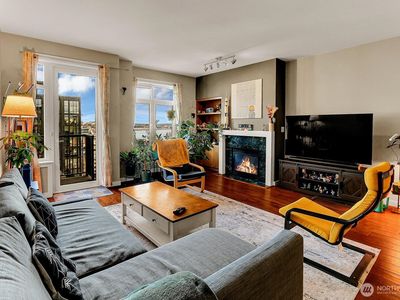 2607 Western Avenue UNIT 1003