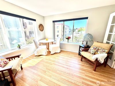 712 E Denny Way #401
