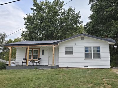 Property at 202 E Grand Avenue, Ava, MO