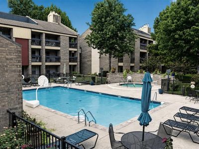 600 NW 4th St APT 104N
