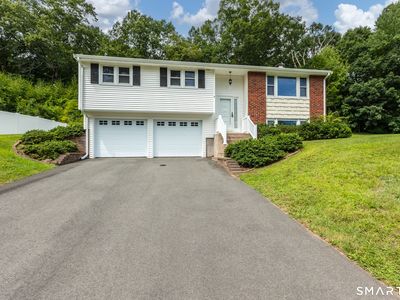 Property at 8 Geraldine Drive, Ellington, CT