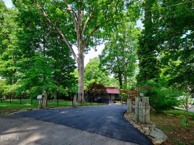 817 Lakewood Dr