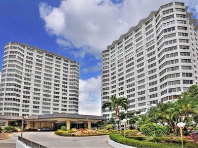 999 Brickell Bay Dr APT 1807