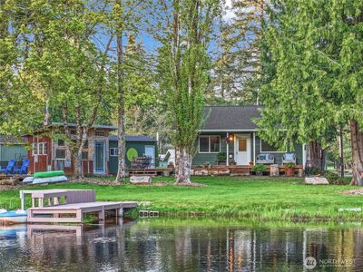 21 E Lakeshore Place