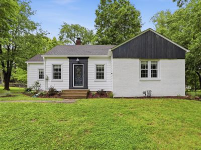 110 W Elbert St