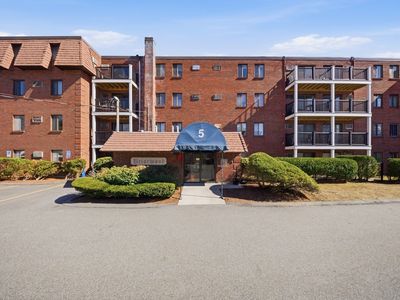 Property at 5 Washington St APT A1, Reading, MA