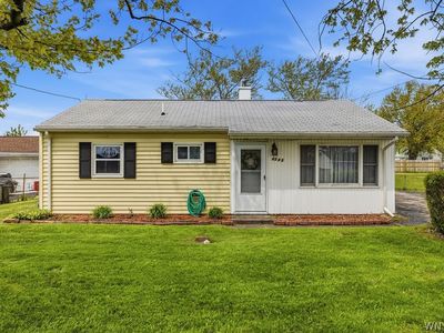 Property at 4540 Isherwood Dr, Niagara Falls, NY