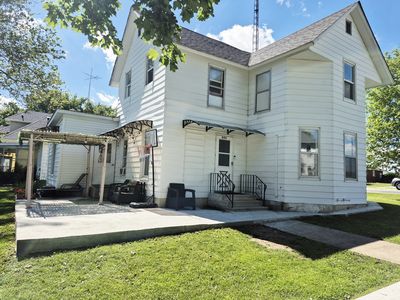 222 N Maple St
