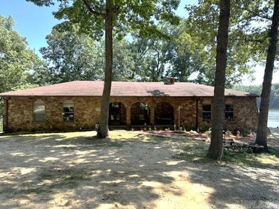 550 Lake Dr