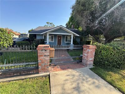 220 E Duarte Rd