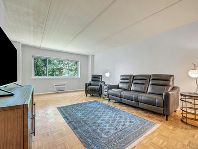 416 Benedict Avenue #3A