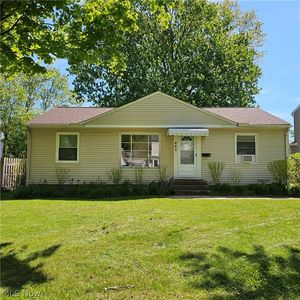 Property at 665 Cherokee Trl, Willoughby, OH