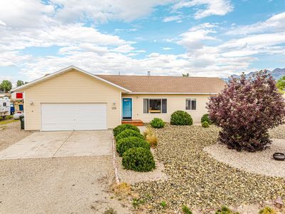 876 White Oak Dr