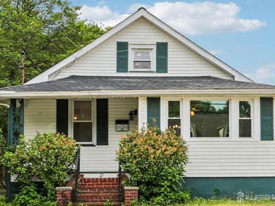 17 Magnolia Ave