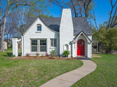 119 E High St