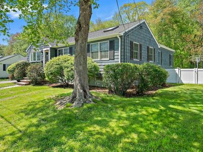 30 Roseen Rd