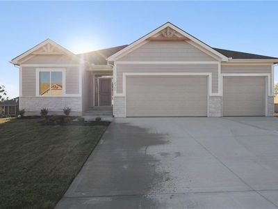 2341 NE Colonnade Ave