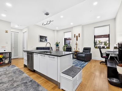 4 Beacon Way APT 414