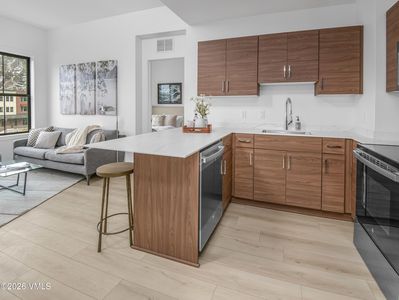 1200 Capitol St #201