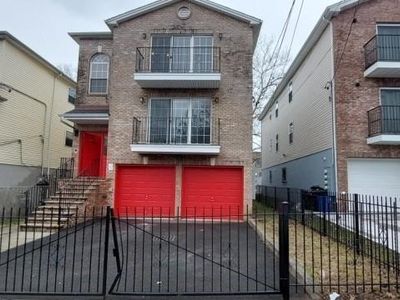 54-56 Bragaw Ave