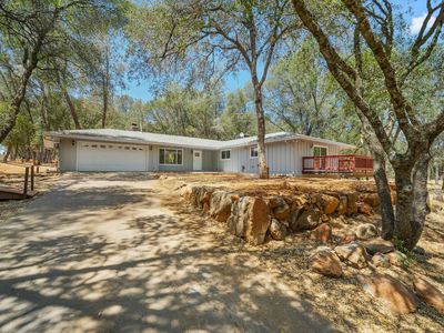 3288 Eastview Dr