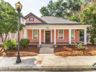 1286 Linden Ave
