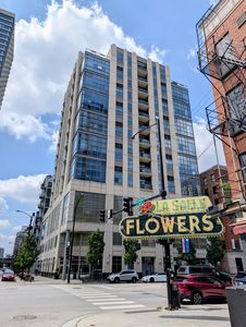 150 W Superior St #1003
