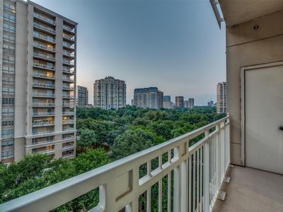 3225 Turtle Creek Blvd APT 806