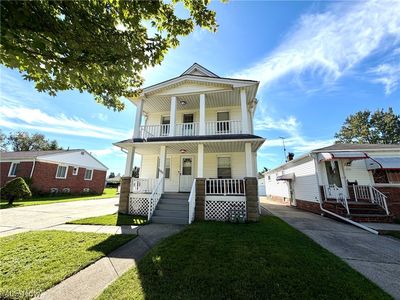196 Henry St