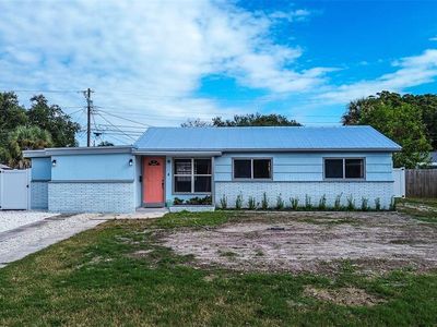 7583 Meadowlawn Dr N