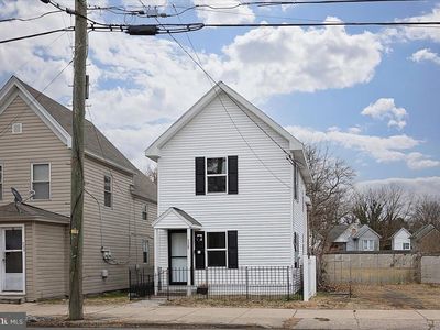728 Race St