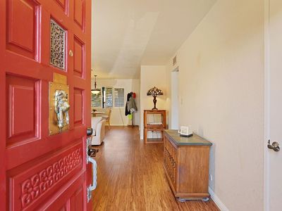 40 W Lancaster Dr