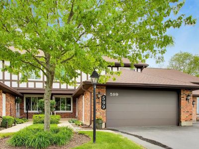 Property at 599 Saint Andrews Ct, Crystal Lake, IL