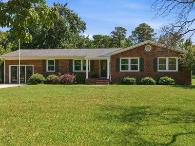 211 Meadow Dr