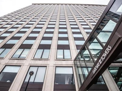 320 Fort Duquesne Blvd APT 16B