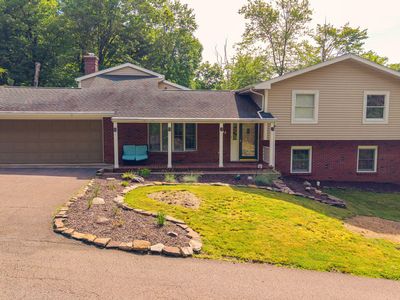615 Country Club Dr