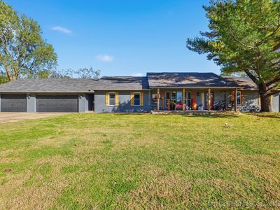 Property at 206 N Will Rogers Loop E, Oologah, OK