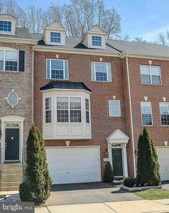 4477 Monmouth St