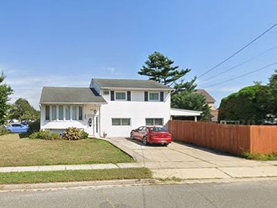 245 Seaford Ave