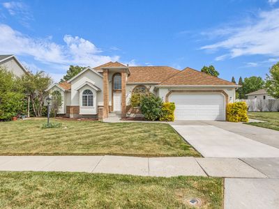 1202 W Country Ridge Dr