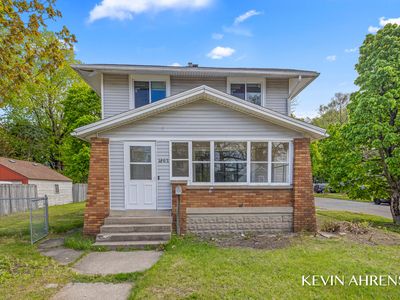 1862 Kalamazoo Ave SE