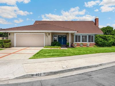 407 Barry Pl