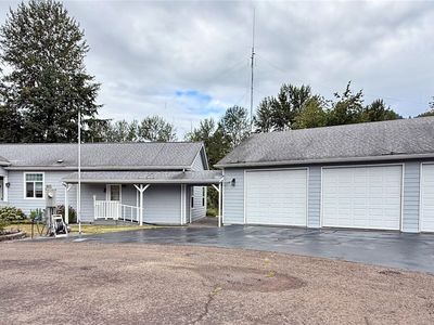 135 River Way