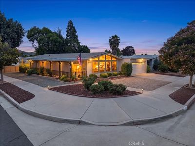 2711 Chamise Way