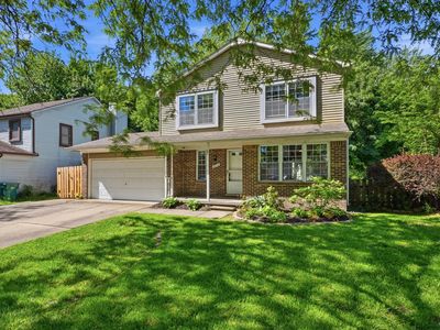 5212 Applewood Dr